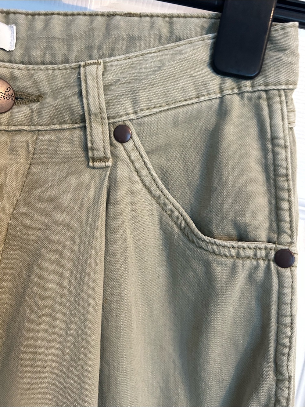 Wrangler Wide Leg pleated Trousers High-Rise in Sage - Picture 11 of 14